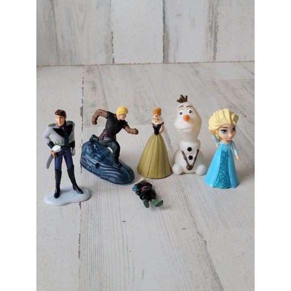 Frozen 2 Princess Elsa Anna Olaf Kristoff Hans villain hero playset toy - Picture 1 of 12